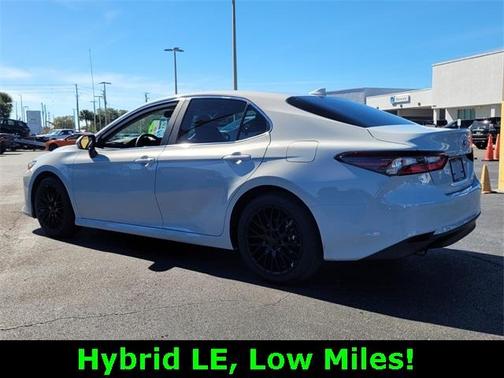 2024 Toyota Camry Hybrid LE