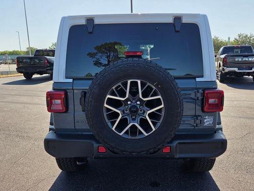 Anvil Clearcoat 2026 Jeep Wrangler Sahara