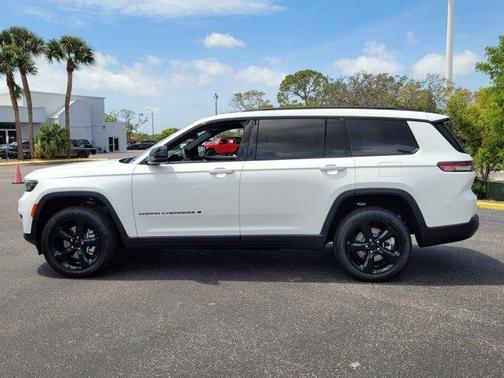 2025 Jeep Grand Cherokee L Laredo
