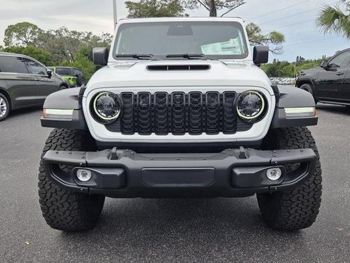 Bright White Clearcoat 2027 Jeep Wrangler Sport