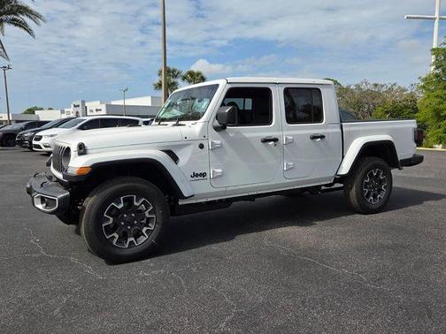Bright White Clearcoat 2026 Jeep Gladiator Sport