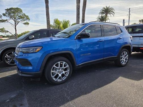 Laser Blue 2022 Jeep Compass Latitude Lux