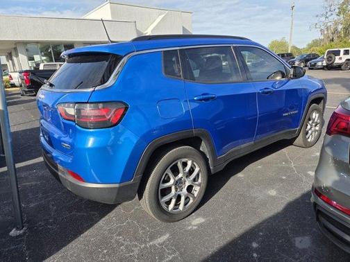 Laser Blue 2022 Jeep Compass Latitude Lux