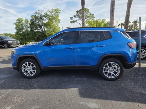 Laser Blue 2022 Jeep Compass Latitude Lux