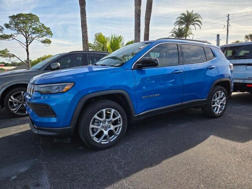 Laser Blue 2022 Jeep Compass Latitude Lux