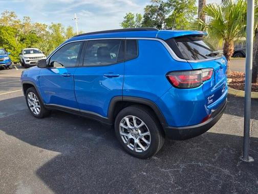 Laser Blue 2022 Jeep Compass Latitude Lux