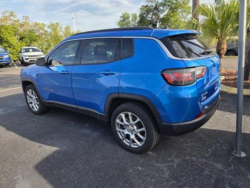 Laser Blue 2022 Jeep Compass Latitude Lux