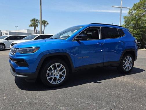 Laser Blue 2022 Jeep Compass Latitude Lux
