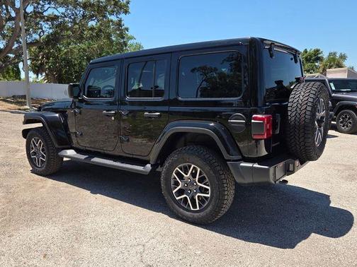 Black Clearcoat 2026 Jeep Wrangler Sahara
