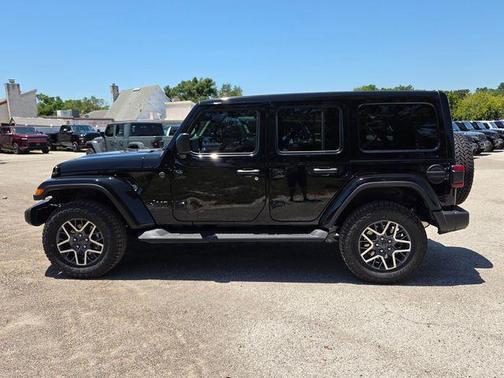 Black Clearcoat 2026 Jeep Wrangler Sahara