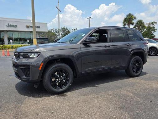 Metallic 2026 Jeep Grand Cherokee Laredo