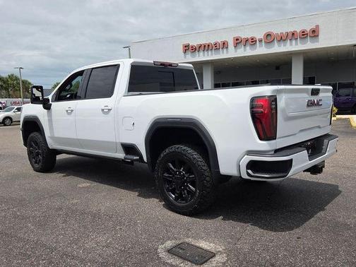 Summit White 2024 GMC Sierra 2500 AT4