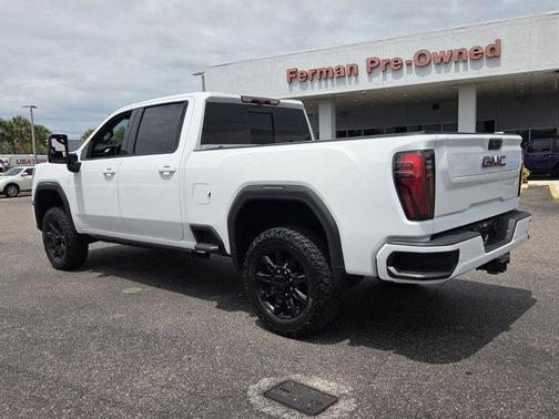 Summit White 2024 GMC Sierra 2500 AT4