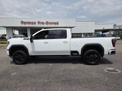 Summit White 2024 GMC Sierra 2500 AT4