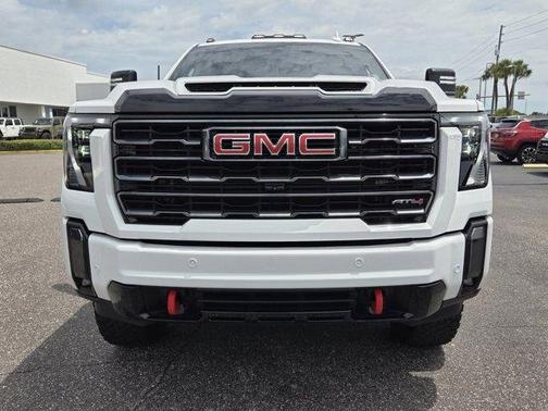 Summit White 2024 GMC Sierra 2500 AT4