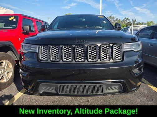 Diamond Black 2022 Jeep Grand Cherokee WK Laredo