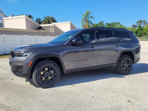 2025 Jeep Grand Cherokee L Laredo