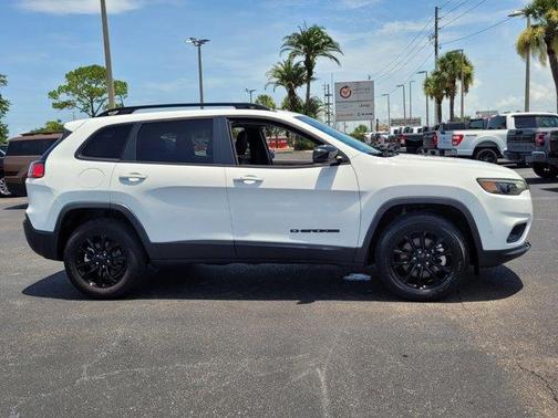 2023 Jeep Cherokee Altitude Lux