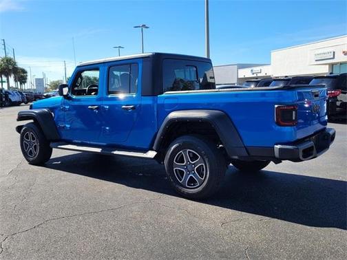 2022 Jeep Gladiator Sport