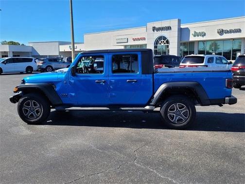 2022 Jeep Gladiator Sport