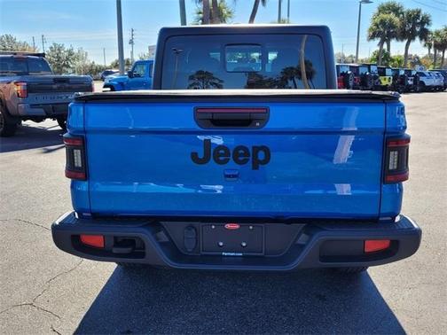 2022 Jeep Gladiator Sport