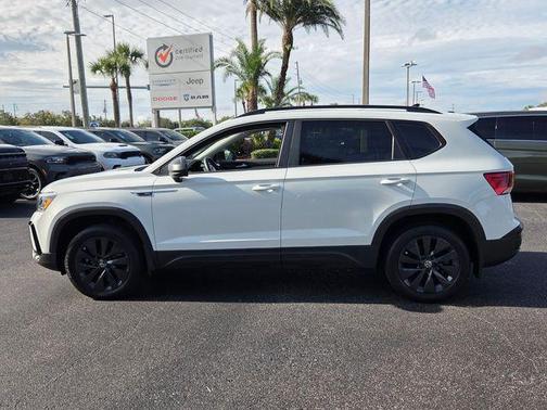 Pure White 2023 Volkswagen Taos 1.5T S