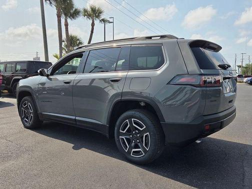 Sting Gray Clearcoat 2026 Jeep Cherokee LAREDO/LIMITED