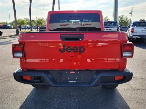 2025 Jeep Gladiator Sport