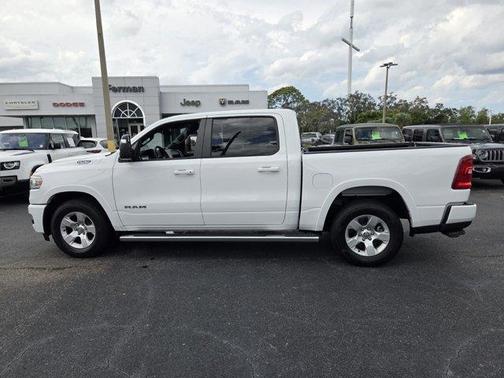 Bright White Clearcoat 2025 RAM 1500 Big Horn/Lone Star
