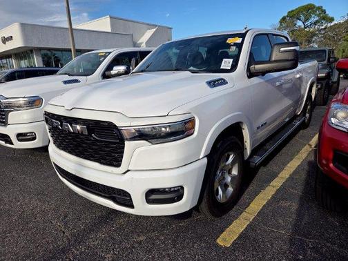 Bright White Clearcoat 2025 RAM 1500 Big Horn/Lone Star