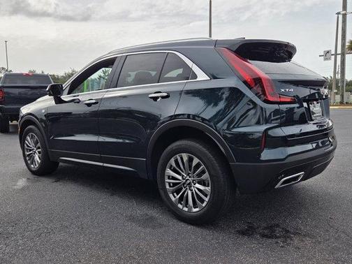 Emerald 2025 Cadillac XT4 Premium Luxury