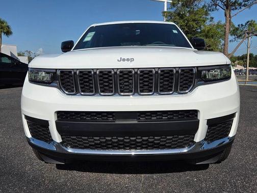 Bright White Clearcoat 2026 Jeep Grand Cherokee L Laredo