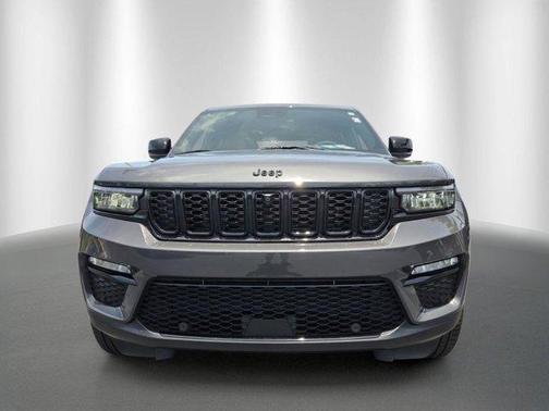 Metallic 2025 Jeep Grand Cherokee Limited