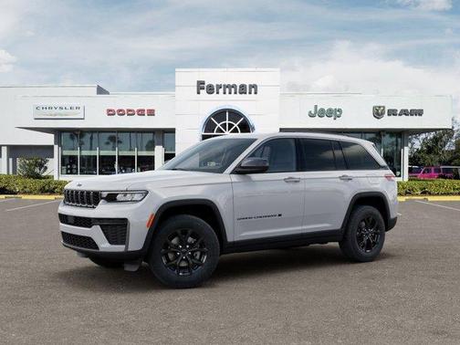 Bright White Clearcoat 2026 Jeep Grand Cherokee Laredo