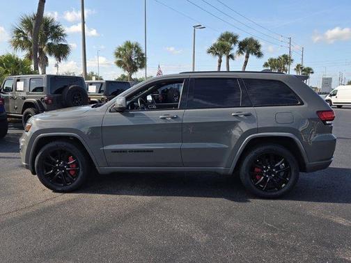 Sting Gray Clearcoat 2021 Jeep Grand Cherokee Laredo X