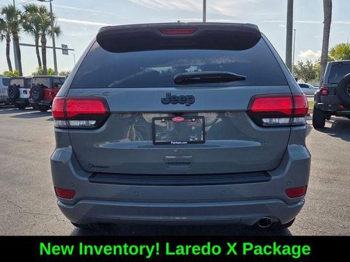 Sting Gray Clearcoat 2021 Jeep Grand Cherokee Laredo X