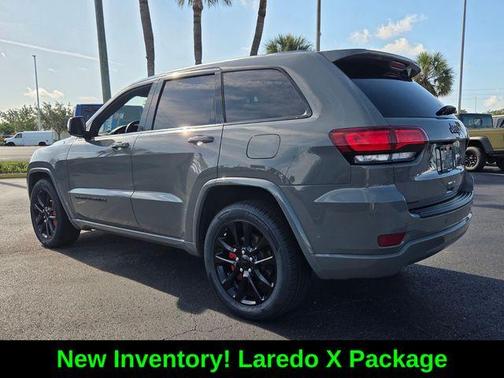 Sting Gray Clearcoat 2021 Jeep Grand Cherokee Laredo X