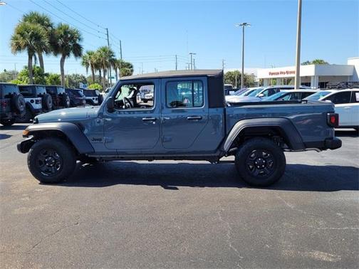 2025 Jeep Gladiator Sport