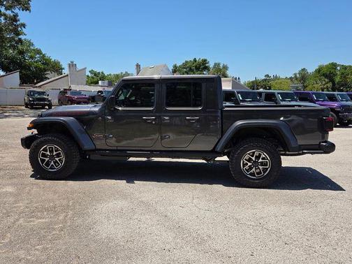 Granite Crystal Clearcoat Metallic 2026 Jeep Gladiator Shadow Ops