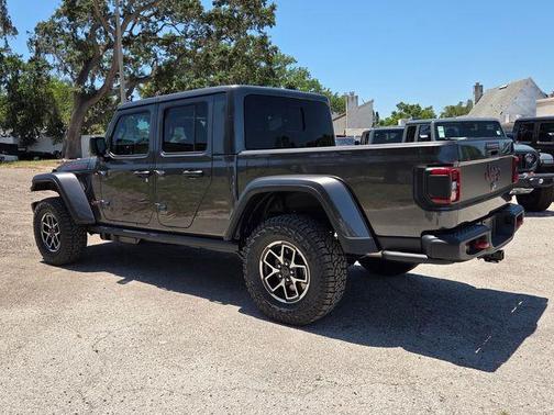Granite Crystal Clearcoat Metallic 2026 Jeep Gladiator Shadow Ops