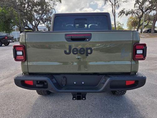 2026 Jeep Gladiator Sport