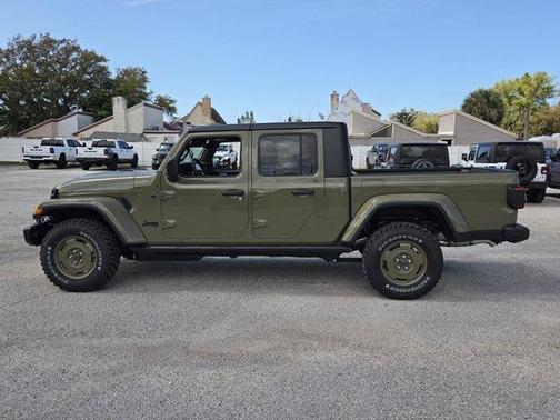 2026 Jeep Gladiator Sport