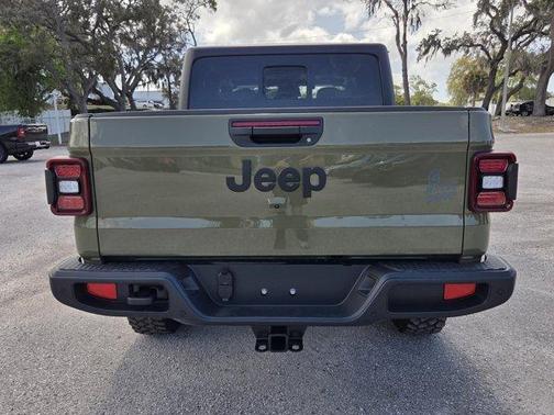 2026 Jeep Gladiator Sport