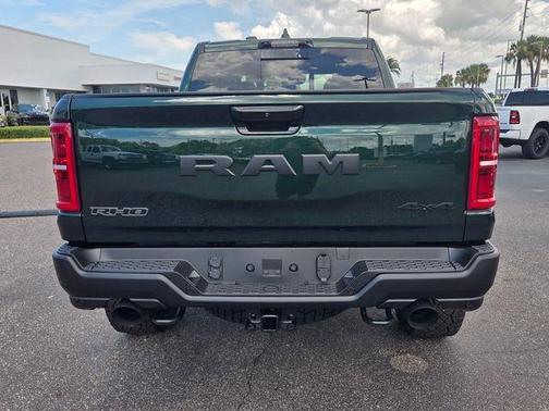 Serrano Red 2026 RAM 1500 RHO