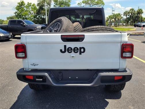2025 Jeep Gladiator Sport