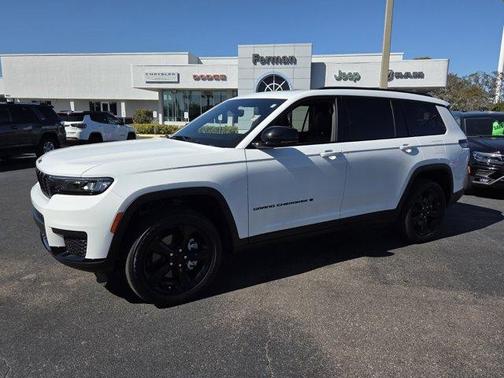 2023 Jeep Grand Cherokee L Laredo