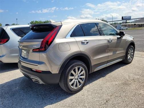 2023 Cadillac XT4 Premium Luxury