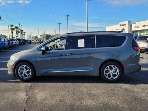 2023 Chrysler Pacifica Limited