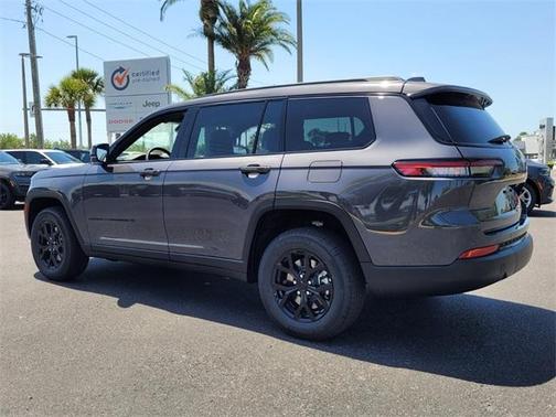 2025 Jeep Grand Cherokee L Laredo