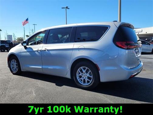 2024 Chrysler Pacifica Touring-L